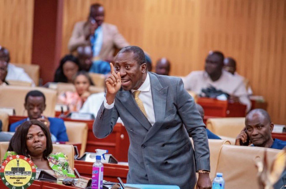THESTATENEWSS's tweet photo. “I am sending a warning to the Attorney General. In 2028, you would be in opposition. If you’re not careful, you will go and meet Wontumi in Nsawam; he would be out of prison and you would be inside.”

— Minority Leader, Hon. Alexander Afenyo-Markin, warns Attorney General Dominic Ayine and NDC politicians.