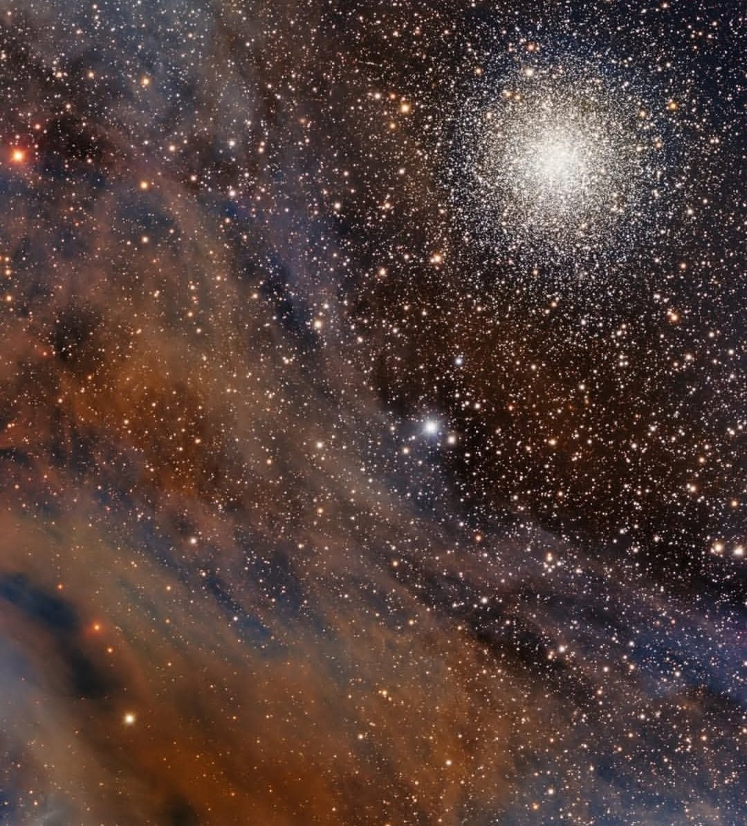 CosmicVoid_X's tweet photo. In these images, you are watching billuons of years of #Cosmic history. 🌌

CORONA AUSTRALIS Molecular cloud and CHANDELIER CLUSTER (NGC-6723) https://t.co/nLx8oZe6Qk