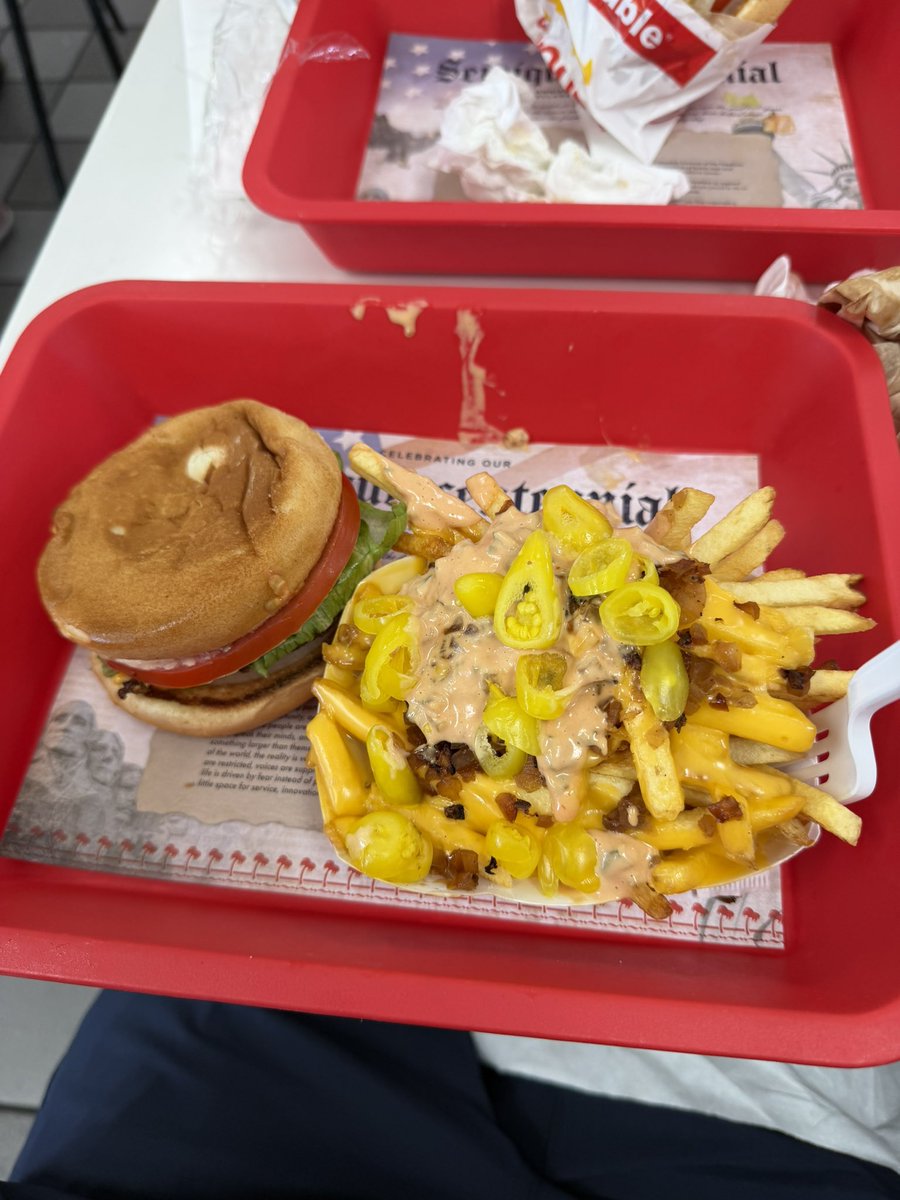 FLH811's tweet photo. Some meals from our Vegas trip. Take me back to @PizzaRockLV and @8EastLV https://t.co/lwh7DN6Asn