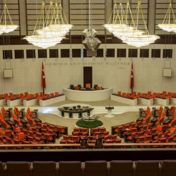 siyahsancakx's tweet photo. 🔴 TBMM Genel Kurulunda, KKTC’nin adının "Kıbrıs Türk Cumhuriyeti" olarak değiştirilmesi önerildi. https://t.co/qQaSRwz1Yj