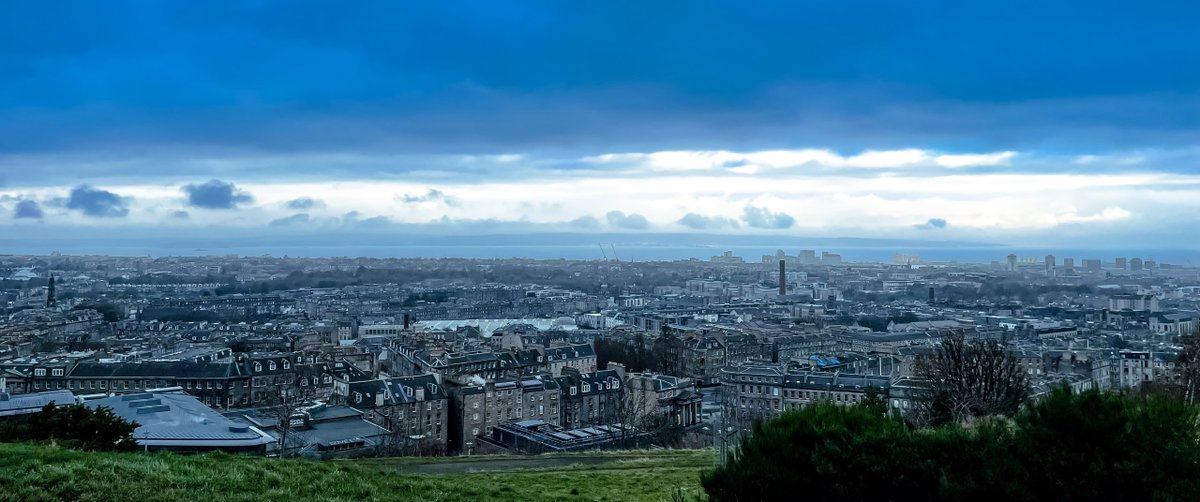 bucetuda1234's tweet photo. A breathtaking view where the city meets the sky. Moments like these remind me of the beauty in the everyday https://t.co/YLHoLC4i9n