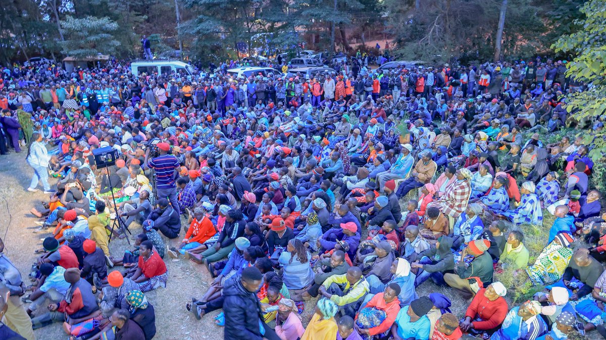 Wavinya_Ndeti's tweet photo. Concluded my development tour in Kangundo North Ward with a public engagement forum at Ndunduni, where I interacted with residents, listened to their views and priorities, and updated them on the development projects we are implementing across the ward. 

Thank you to the people of Kangundo North for your continued support and partnership in our development agenda. Together, we will realize our vision of Chakula Mezani, Pesa Mfukoni and build a more prosperous Machakos County for all.