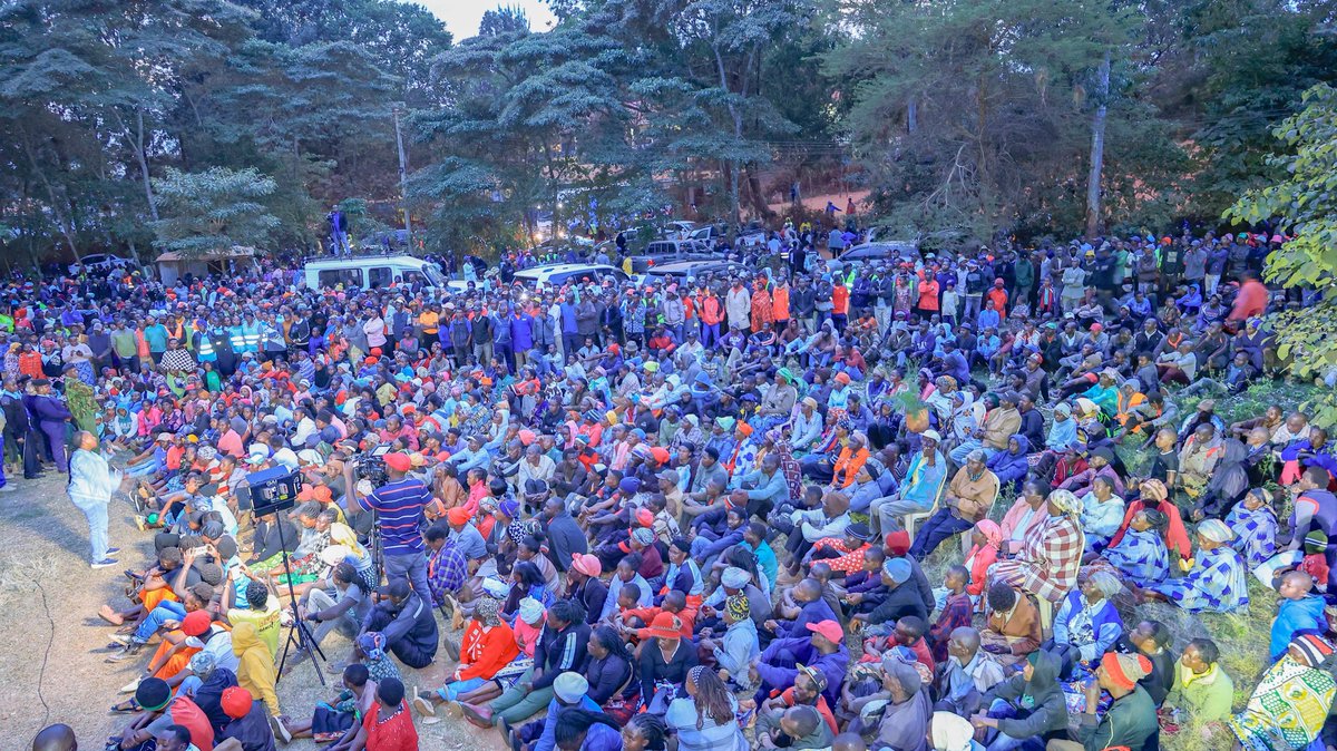 Wavinya_Ndeti's tweet photo. Concluded my development tour in Kangundo North Ward with a public engagement forum at Ndunduni, where I interacted with residents, listened to their views and priorities, and updated them on the development projects we are implementing across the ward. 

Thank you to the people of Kangundo North for your continued support and partnership in our development agenda. Together, we will realize our vision of Chakula Mezani, Pesa Mfukoni and build a more prosperous Machakos County for all.