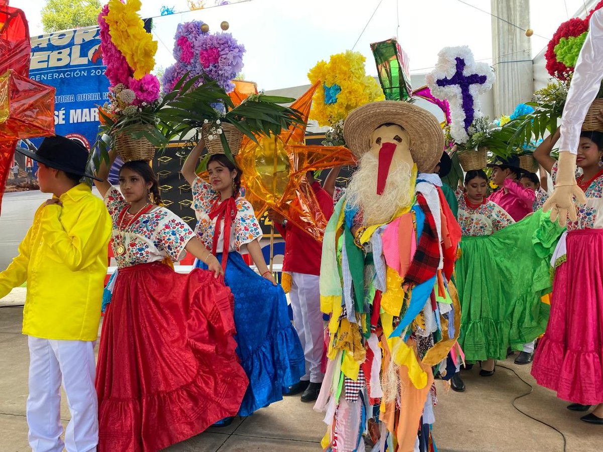 antorchaedomx's tweet photo. En Tenancingo, 30 jóvenes concluyeron sus estudios en la Preparatoria José Martí, reafirmando que la educación, la cultura y la organización son pilares para transformar la sociedad. #Tenancingo #Antorcha #Educación https://t.co/d7Ijrycl3m