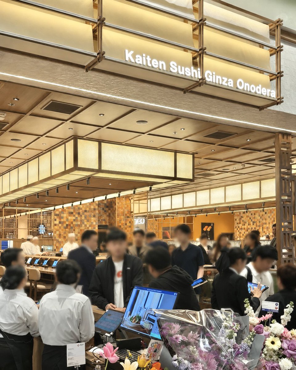 foodblogbkk's tweet photo. ซูชิสายพานที่รอคอยให้มาเปิดที่สุด😭 Kaiten Sushi Ginza Onodera ที่ CTW วันนี้เพื่อนชวนมารอบสื่อ เอาเมนูกับราคามาฝาก ชอบตรงที่เค้าเลือกใส่วาซาบิมาในซูชิได้เลย แล้วเลือกแบบลดข้าวหรือไม่ใส่ข้าวได้ เริ่ดมาก! เพิ่มเติมเมนูให้ในเม้นนะ ปล.ร้านเปิดจริง 28 นี้! https://t.co/ZGupA6tV2d