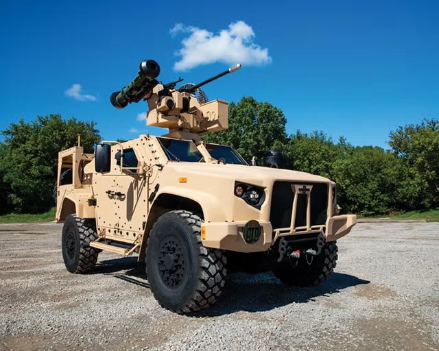 KaRaMbIIt2's tweet photo. @tilindex @Vicentectmmm Por eso mismo se estan buscando reemplazos para el transporte de personal. JLTV’s por ejemplo https://t.co/ra8iOJAcpz