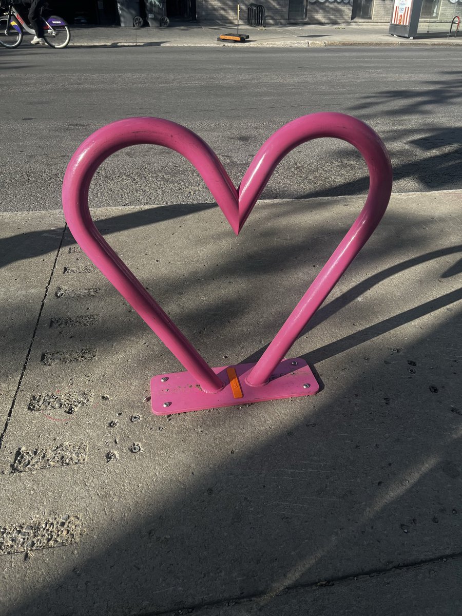 KariiD's tweet photo. Bits of Montreal https://t.co/14zAAjwbk1