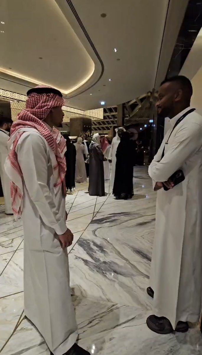 Wathiq_2023's tweet photo. لقاء الشركاء: مسؤول جمعية واثق م.عامر العميري ومدير مقهى نيورون أ.موسى عادل ..
بجانب فعالية التعارف بين الشركاء والأدباء على مائدة العشاء في الليلة التي تسبق الحفل الختامي. https://t.co/UlFKaMrSZp