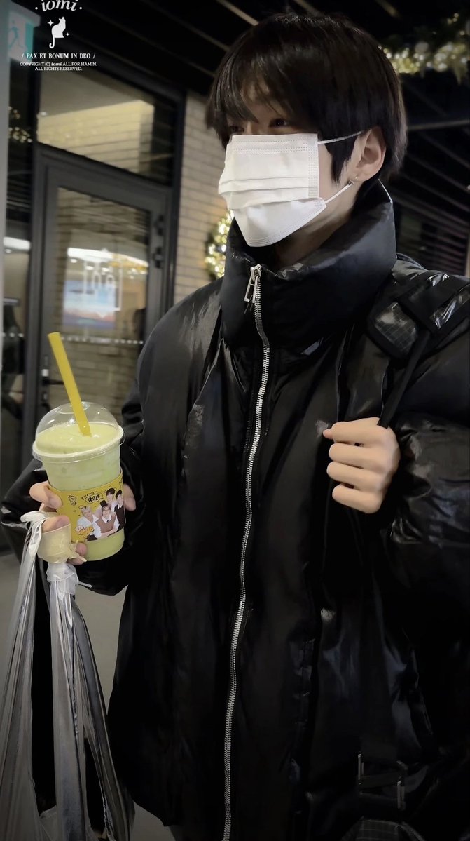 imznnn2's tweet photo. 이 하민이가 너무 보고 싶어요🥹🫳🏻
cr：사진에 찍힌 워터마크
#HAMIN #하민 #SMTR25 #ハミン #이하민 https://t.co/2kEhhWIRY4