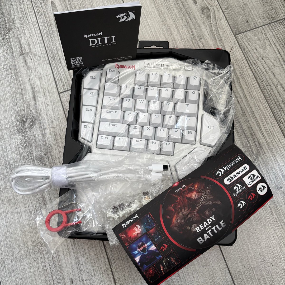 noys34's tweet photo. @SteelSeries Best size for shooters: COD &amp; BF. https://t.co/JFMOeHm2J9