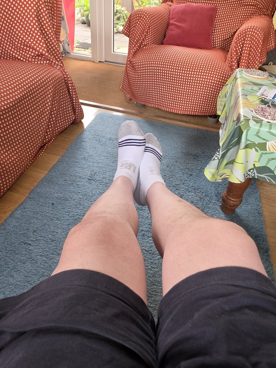 cashmasterjdog's tweet photo. Who want's  to smell these. https://t.co/0OjVbSzTU4