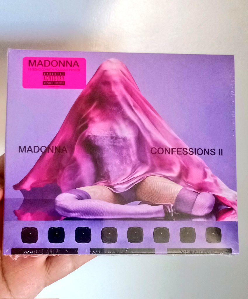 JacobServin's tweet photo. @Madonna really released the album of the year 💜 https://t.co/zZYRiFYVau