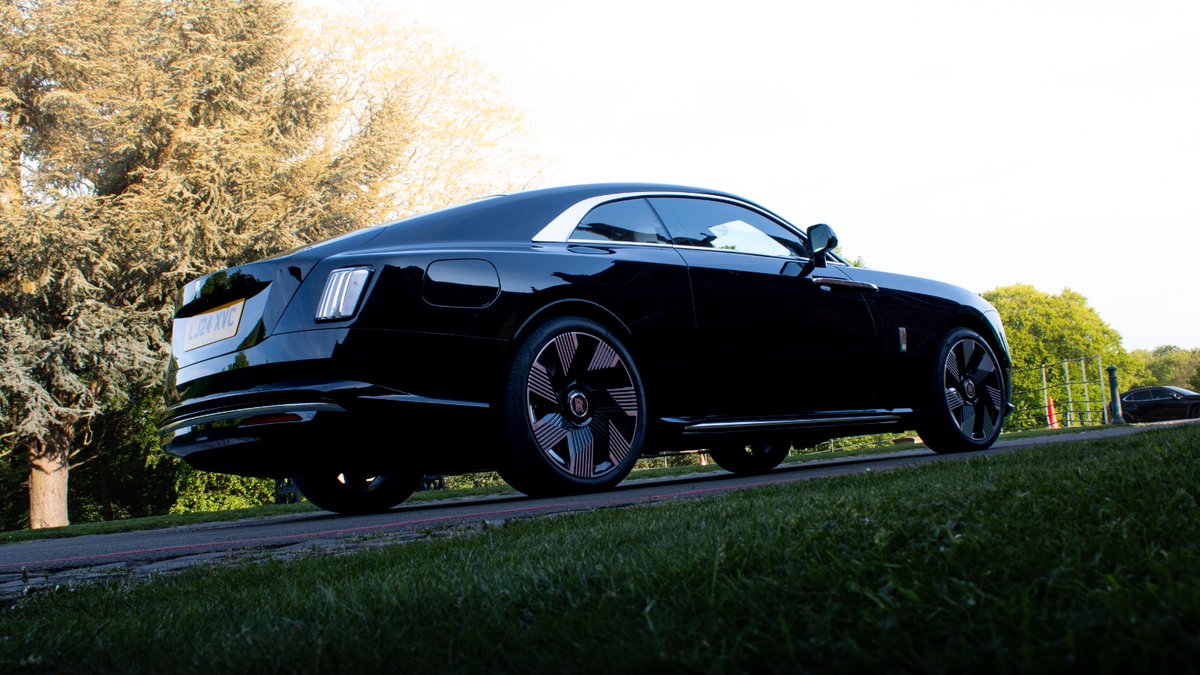 WrapartUK's tweet photo. Rolls-Royce Spectre Receives Full Body PPF in Birmingham #RollsRoyce #RollsRoyceSpectre #PPF #PaintProtectionFilm #Birmingham https://t.co/JTiGEIJj2m