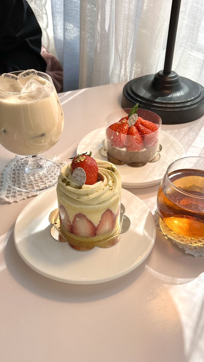 godsang0's tweet photo. ㅅㅇㅌ 가봤는데 평범하게 맛있는 케이크 맛이어서 굳이 부산까지 오셔서 시간내 갈만한 곳은 아니었어요

추천하고픈 부산 카페는
🍰 온천천카페거리 레스베러

모든 종류 먹어봤고, 샤를로뜨, 프레지에, 냉정과 열정 사이 추천드려요.
개인적으로 여기만한 케이크집 없었습니다. https://t.co/lezZx3sbuE