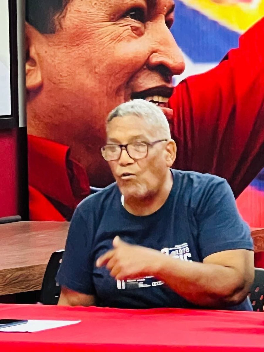 eduardopiate2's tweet photo. Reunión hoy con la directiva de la @cbolivariana haciendo balance de sus tareas y debatiendo el plan de atención a l@s trabajador@s afectad@s por el dobke terremoto del 24 de junio en La Guaira y otros estados del país @delcyrodriguezv @dcabellor @PartidoPSUV https://t.co/HkYY3btzSD