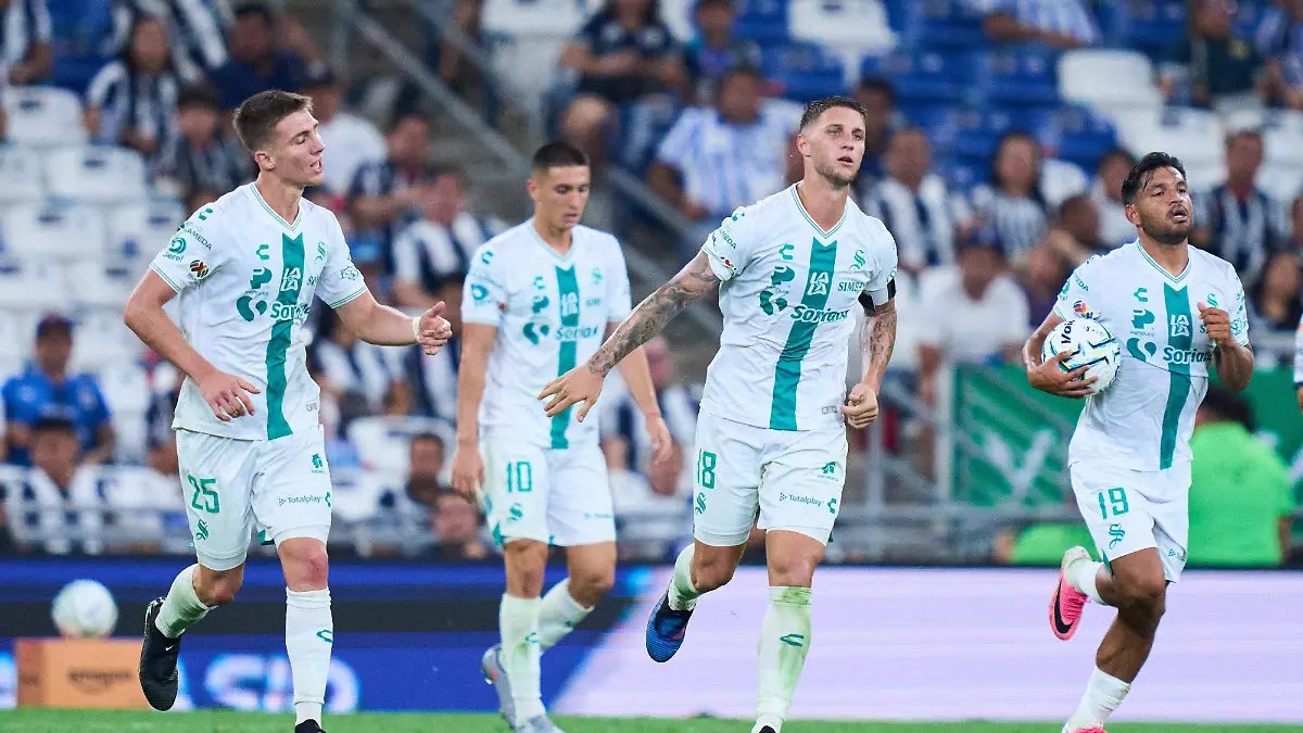 daniel_velasco5's tweet photo. 🚨GIVEAWAY GUERRERO🚨

🎫 ¡Te regalamos boletos para el #Santos vs #Atlas⚔️🦊
 
1️⃣Sigue a @calientesports y a mí 📲
2️⃣ Dale 🔁 y ❤️
3️⃣Comenta tu pronóstico del partido y el hashtag #MásAcciónMásDiversión 🔥

🎫 ¡Se regalarán dos pases dobles! 🎫 https://t.co/9VFpeuFEa0