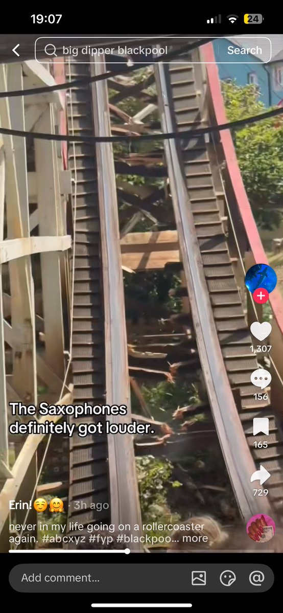 Evpiss's tweet photo. Omfg the big dipper at Blackpool pleasure beach derailed and ripped apart the track and there’s not even anything about it on Twitter or in the news or online yet what the hell 😭😭 https://t.co/2PCJvIc2Ln