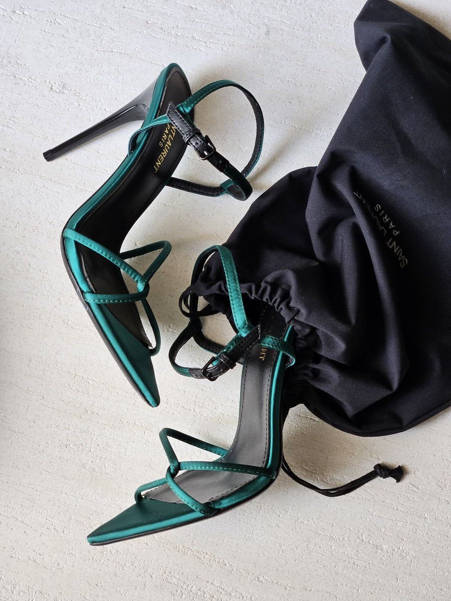 softblurss's tweet photo. Ysl Clara sandals https://t.co/Fd8uacqLz6