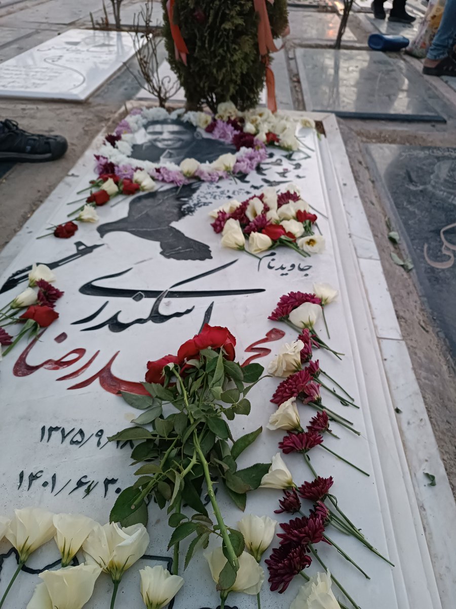 SEskandarii's tweet photo. ما ازیادت نمیکاهیم
#محمدرضا_اسکندری https://t.co/1Z9DVznd1M
