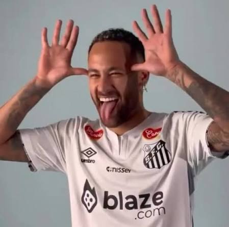 polxgamer's tweet photo. Cuando fiche por el Dépor la reacción de los hinchas sin dudas tuvo que haber sido esto https://t.co/ru0Tb6J80G