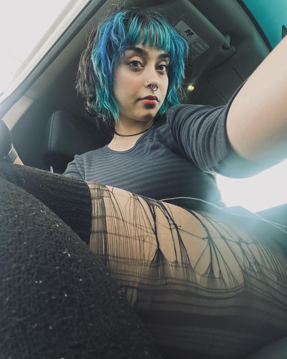 pinksfootrest's tweet photo. need osie to sit on my face and piss https://t.co/kDwCDQqNZe