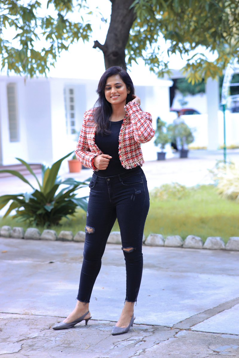 onlynikil's tweet photo. Candid Moments of #ChocolateStar @actress_ramyapandian feeling happy for the Success of #arulvaan 

Captured by the Aesthetic Photographer
#TrendyPhotographerRameshClanton 

#nm #nikilmurukanisthebrandandgamechanger 

@posterboyoffl https://t.co/JHrMaUSEzi