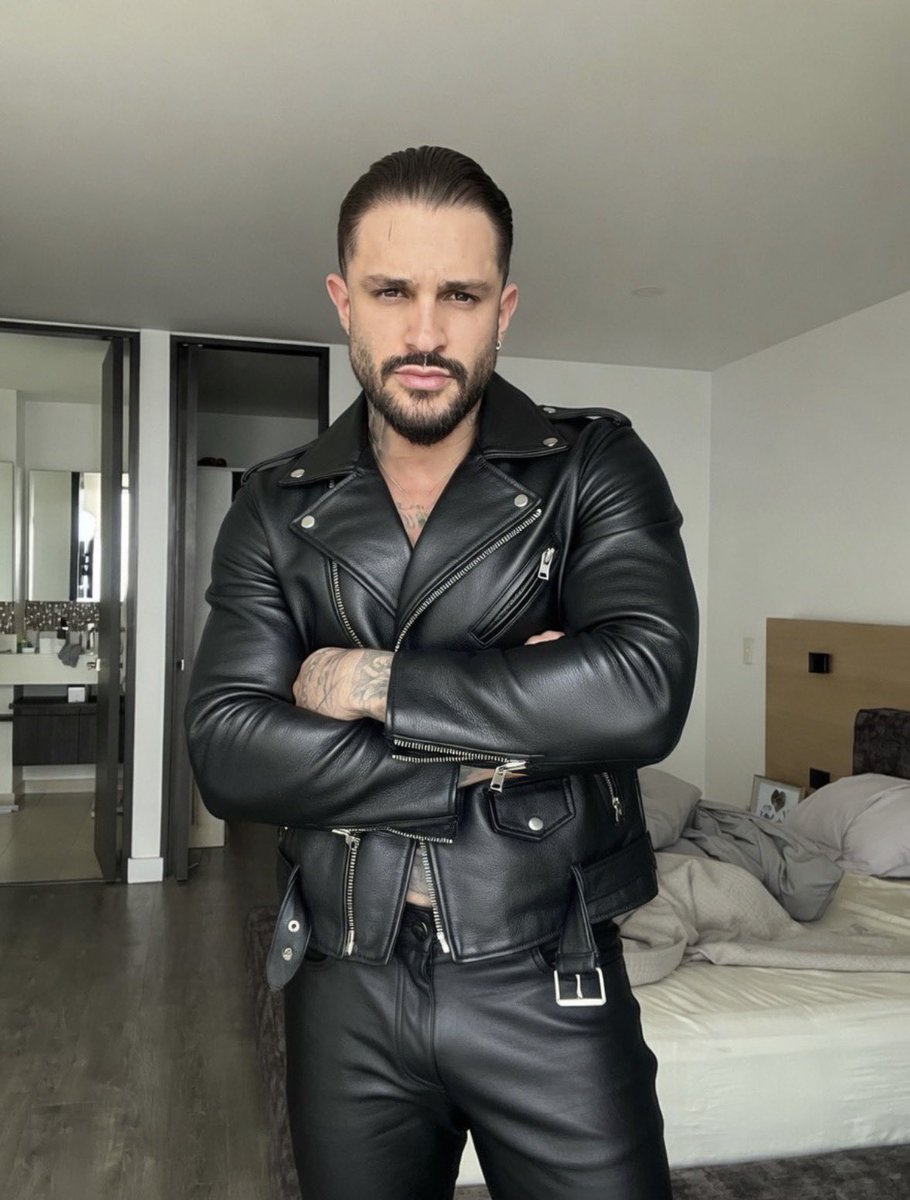 Alphachase12's tweet photo. Black leather. Cold stare. Zero mercy.
Your wallet already knows what to do. 💸
Kneel and tribute. #Findom #FinDom #FindomMaster #LeatherDom #LeatherMaster #Leather #LeatherGear #PayPig #WalletDrain #HumanATM #CashCow #Tribute https://t.co/nz7sJc8KLf