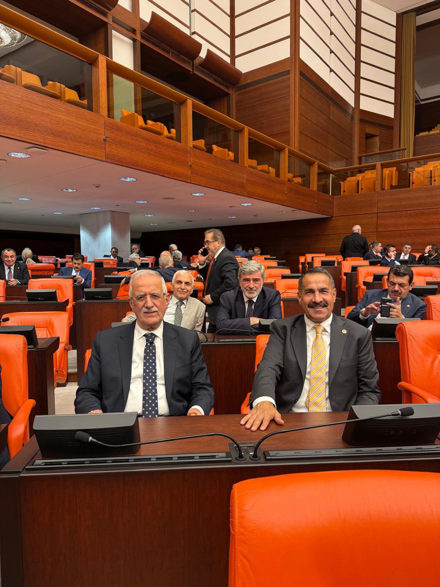 MufitAydin16's tweet photo. TBMM Genel Kurulu çalışmalarımıza aralıksız devam ediyoruz.

Rabbim birlik ve beraberlik içerisinde ülkemize hayırlı hizmetler yapmayı nasip etsin. https://t.co/03ToV5echz
