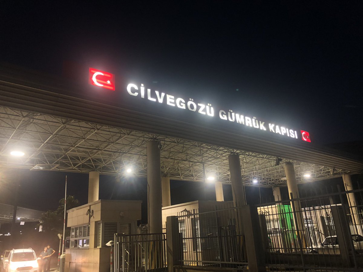 mhsuluoglu's tweet photo. Sınırdan Türkiye’mize geldik.. Elhsmdülillah.. Suriye.. Elveda özgür insanların ülkesi.. Nasipse yine görüşeceğiz.. https://t.co/yXc2cHrxjK