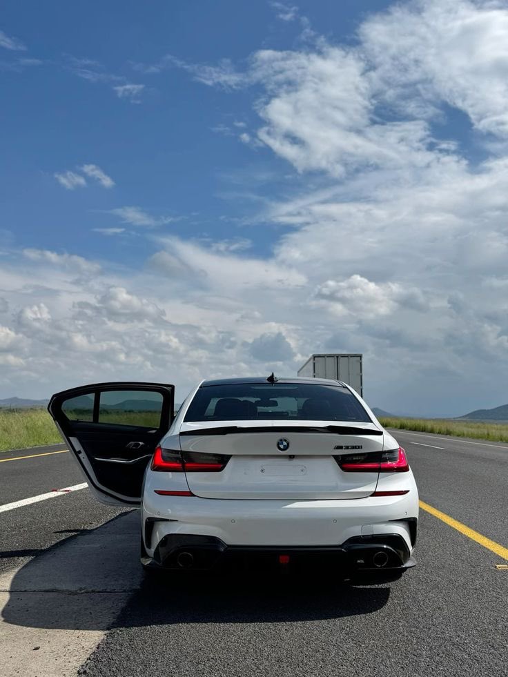 RealKoenaza's tweet photo. Where to? https://t.co/XwDEn7PvQH