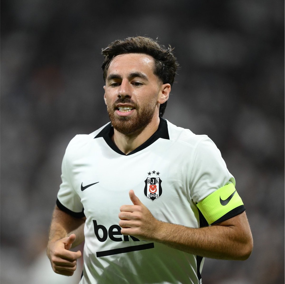 sportbpt's tweet photo. Alemin gözü yaşlı. 🦅 https://t.co/W3SPX31hiy