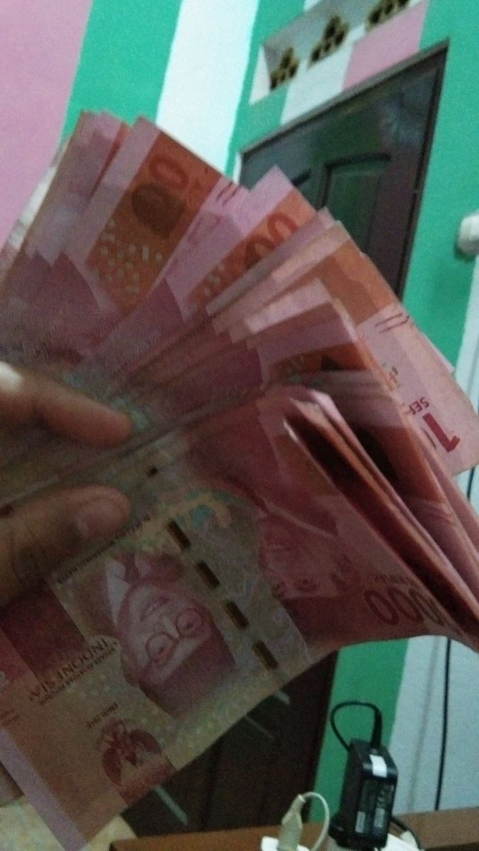 Bisikanjam's tweet photo. Ngelamar jadi guru di SDIT di kota B. Persyaratannya : Minimal S1 dari kampus negeri Bisa bahasa Arab, Inggris aktif maupun pasif Hafal minimal 2 juz Al-Quran. Mampu bekerja dalam tekanan. Siap hadir jam 06.00 - 15.00 WIB (tidak boleh pulang sebelum jam pulang)
Gajinya ? 2,1 juta + kata-kata "Lelah jadi Lillah"

cc : apri_idn