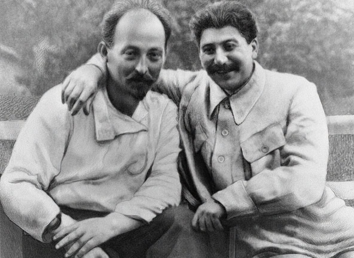 Acnorthall's tweet photo. Felix Dzerzhinsky, head of the 'Cheka', with Iosif Stalin, general secretary of the Soviet Communist Party, likely June 1924, in the countryside near Moscow. USSR.
#Cheka #SovietUnion #USSR #Stalin #Dzerzhinsky https://t.co/idxPffmKOf