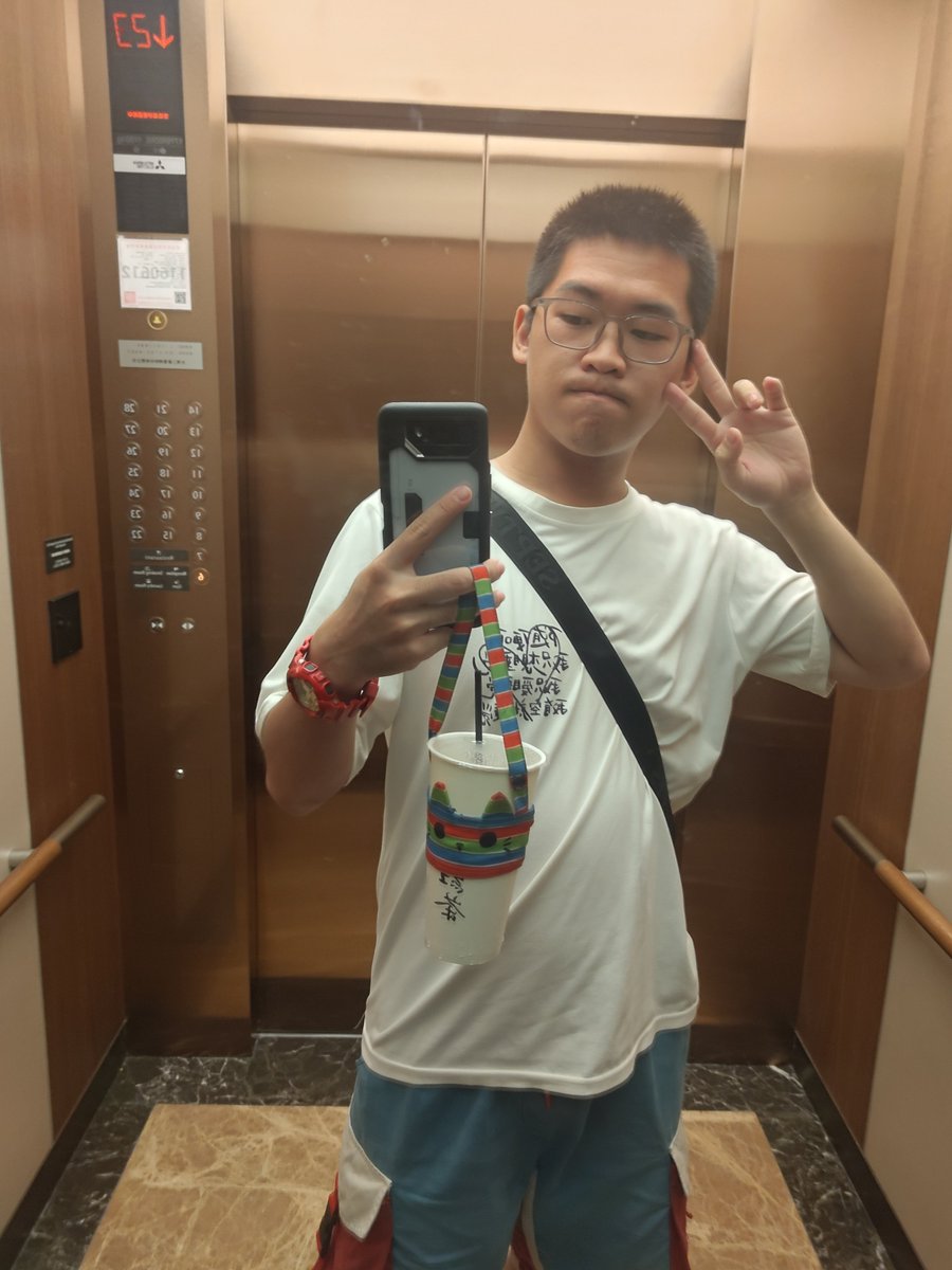 Beck650507's tweet photo. 上周六晚上有去烏托邦喝酒
剛好有內褲夜活動+一日店長
一日店長諾諾很可愛

終於見到老闆本人Raven真的好帥好喜歡~
要是有後續就好了🥵🥵 https://t.co/fdWew4meNc
