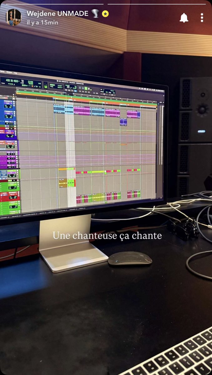 WEJDENEARMY's tweet photo. 🚨🎶 FLASH - Après plusieurs mois d’absence, @WejdeneOfficiel a retrouvé l’accès au studio et s’est enfin souvenue qu’elle était chanteuse. https://t.co/I3iD397RMg