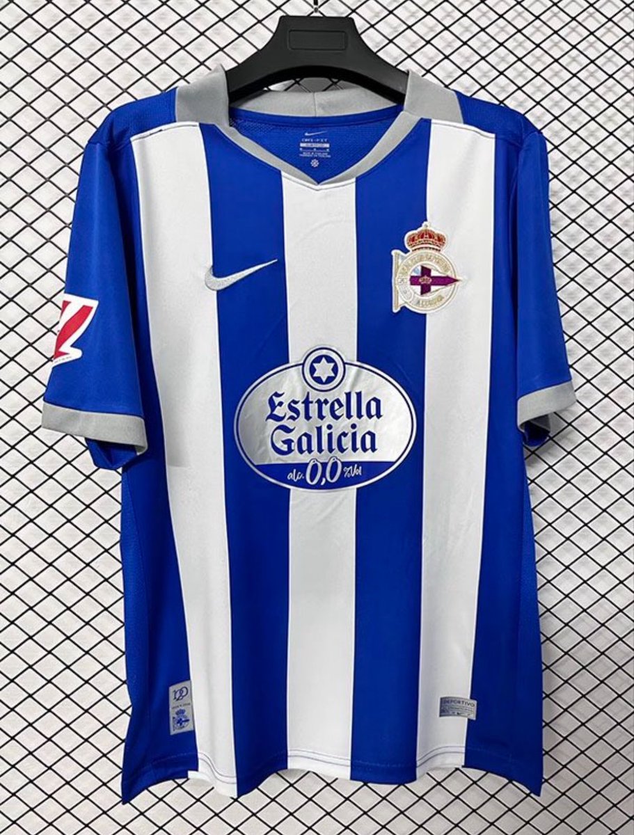 TwDepor__'s tweet photo. 💣🤝SORTEAMOS EN COLABORACIÓN CON @futbasketcamis5 LA NUEVA CAMISETA DEL DEPORTIVO 26/27

💪Requisitos: Seguir a TwDepor, a @futbasketcamis5 y dar RT a este tweet. En cuento llegue a los 350 anunciamos el ganador 

💙 Disfruta del regreso a Primera de la mejor forma!

#Sorteo https://t.co/vo3lDBSsBQ