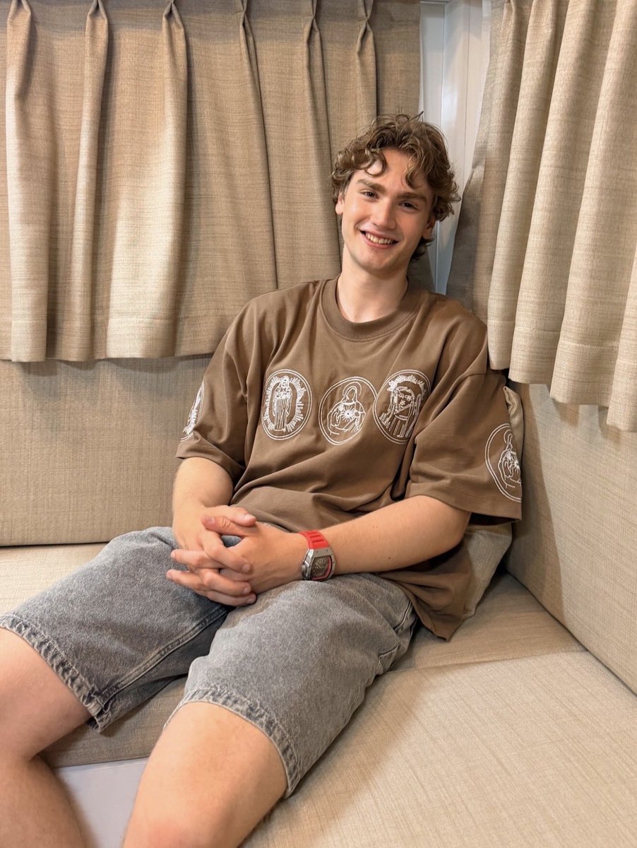 𝖲𝗎𝖾 tweet media