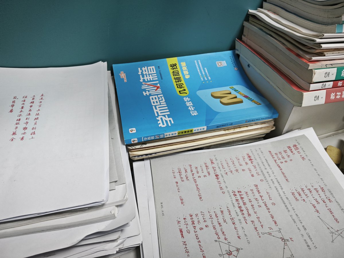 GMSayu3qgwfBjiY's tweet photo. 刚帮邻座同事搭了把手，收到的橘子甜到心坎里～你今天有没有遇到暖心小事？， https://t.co/LTxg44oUc2