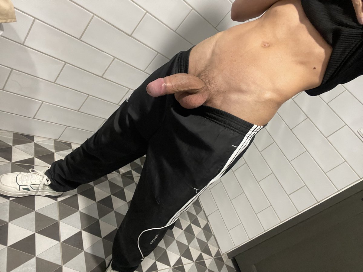 tentation539's tweet photo. @YulianSuarez10 @EventosGayMed Se lo meto todo uff https://t.co/SurOQbskcM