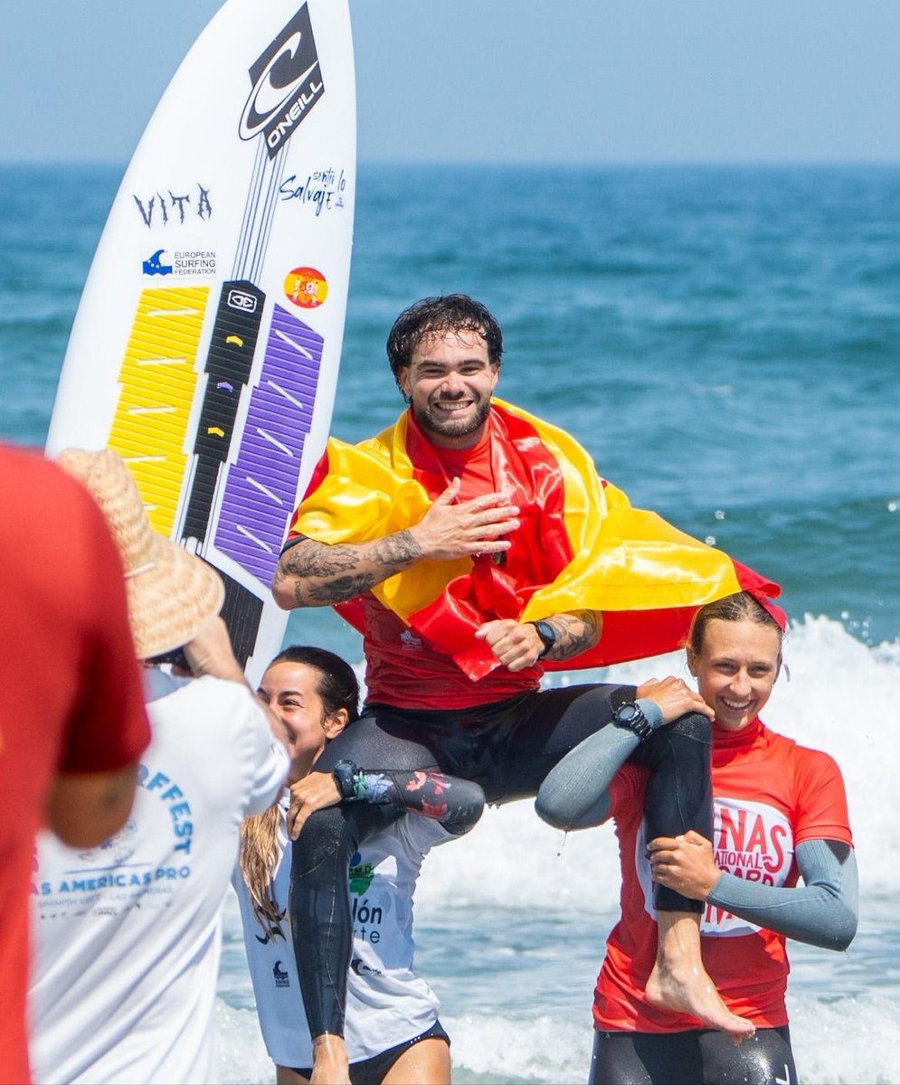 deportegob's tweet photo. ¡El surf español exhibe su nivel en Europa!

🏄‍♂️ La selección española de SUP Olas ha conquistado tres títulos europeos y un subcampeonato en Salinas.

🏆 Alazne Aurrekoetxea y Juan de los Reyes son los nuevos campeones continentales en categoría absoluta. https://t.co/Ximp1KejcF