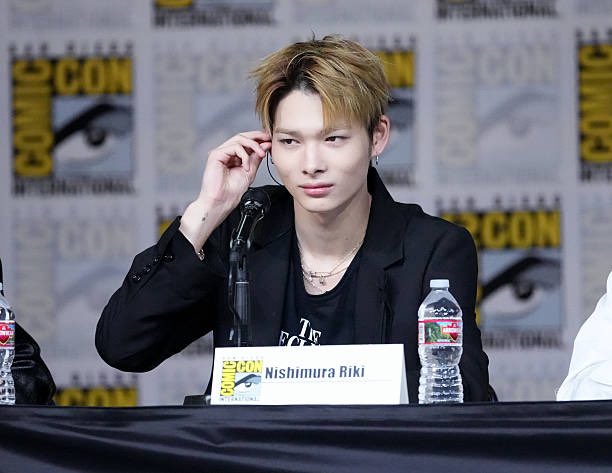 enhaonly01's tweet photo. Ni-ki has minimal makeup on today and he looks so young 😭
#NI_KI #SDCC2026 https://t.co/de3GpIPgsb
