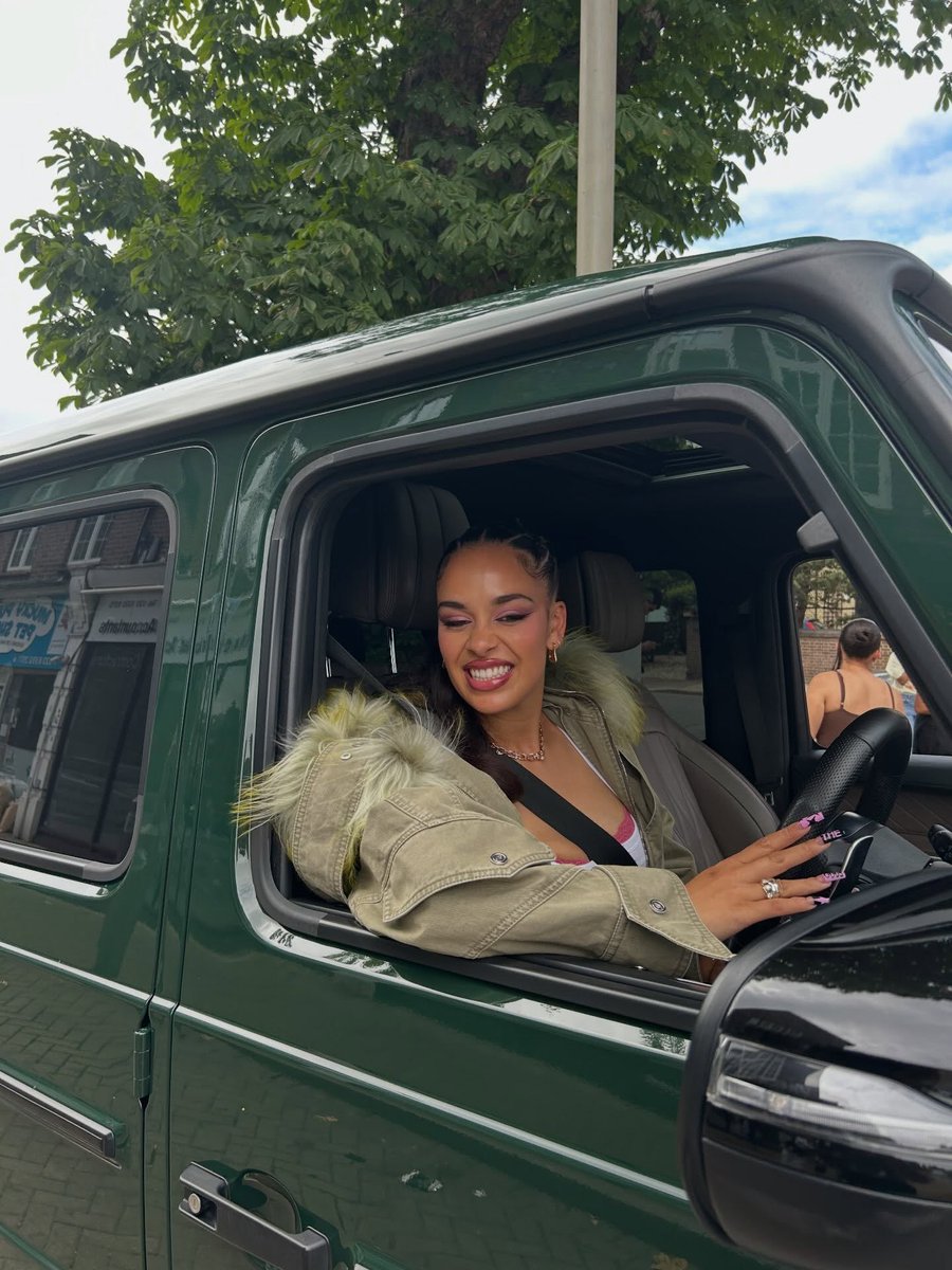 jorjasmithbest's tweet photo. the prettiest. https://t.co/6XU8vdEOho