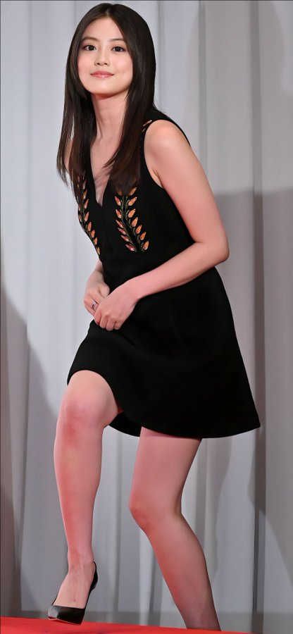 utukusikao's tweet photo. 今田美桜さん3枚目の写真が特に美しすぎる... https://t.co/WDdBsr5UiS