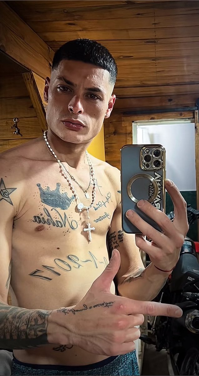 LindosGrindr's tweet photo. Uuuf hermoso hetero engañado Lauty 🤤🔥🔥❤️ https://t.co/GNemWoZSZL
