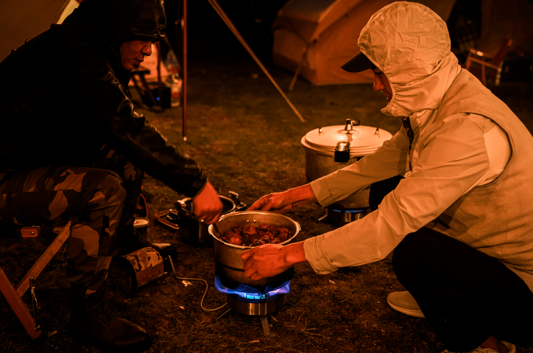 Life_isyours93's tweet photo. Spent a magical night under the starry sky at our mountain campsite—no alarms, just fire crackles and fresh pine air. Perfect reset for the busy mind! https://t.co/QY5LLUs6QN