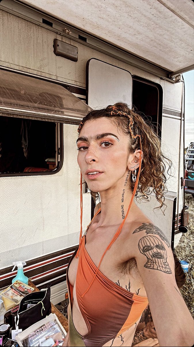 Lucymarini7's tweet photo. #hairyarmpits #Armpitfetish https://t.co/8ufuzm3h2W