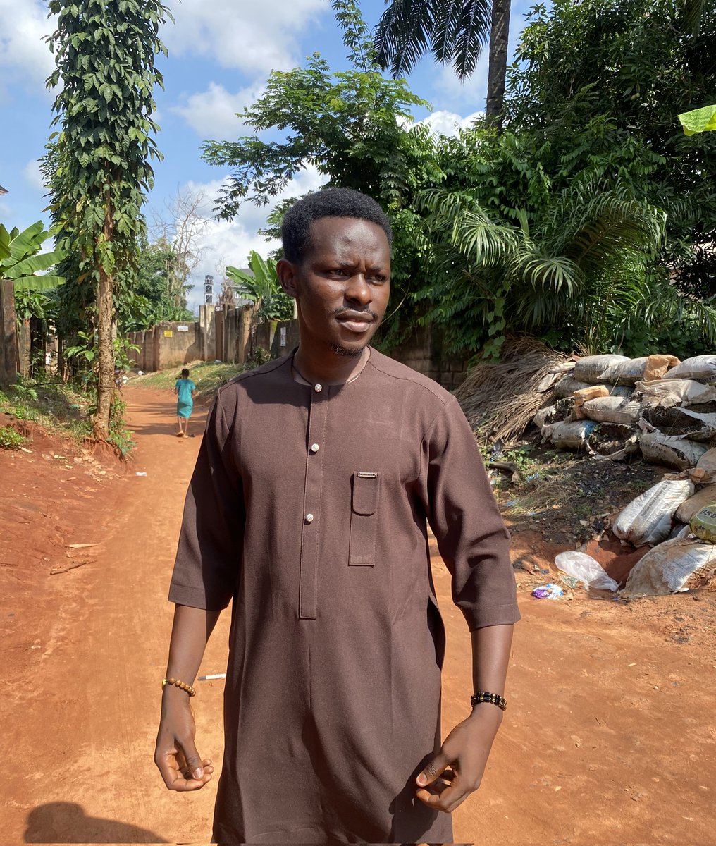 Meka_Apparels's tweet photo. Tailor to Tailor I have come to realize that most of the Rich clients are the ones that used to owe. The ones with big cars, big houses, and big grammar are the same people that will owe you for 6 months. E no make sense, but na the truth.They will always make you beg for your 💰 https://t.co/MKV8rFJMAy