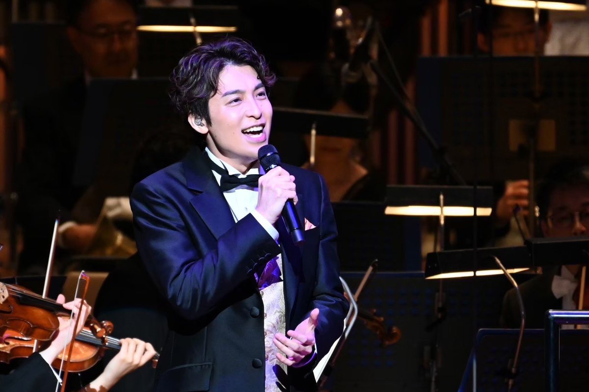 wowow_stage's tweet photo. ♬いよいよ明日♬

俳優、シンガーとして
ますます活躍中の #海宝直人 さん✨

昨年開催された
舞台デビュー30周年記念コンサートを待望の再放送‼

🎻海宝直人×オーケストラ more in TOKYO
舞台芸能活動30周年記念コンサート
⏰7/25(土)午前9:15

📱アーカイブ配信は
https://t.co/BVlDS3FVum

#WOWOW https://t.co/bgzmXq46ux