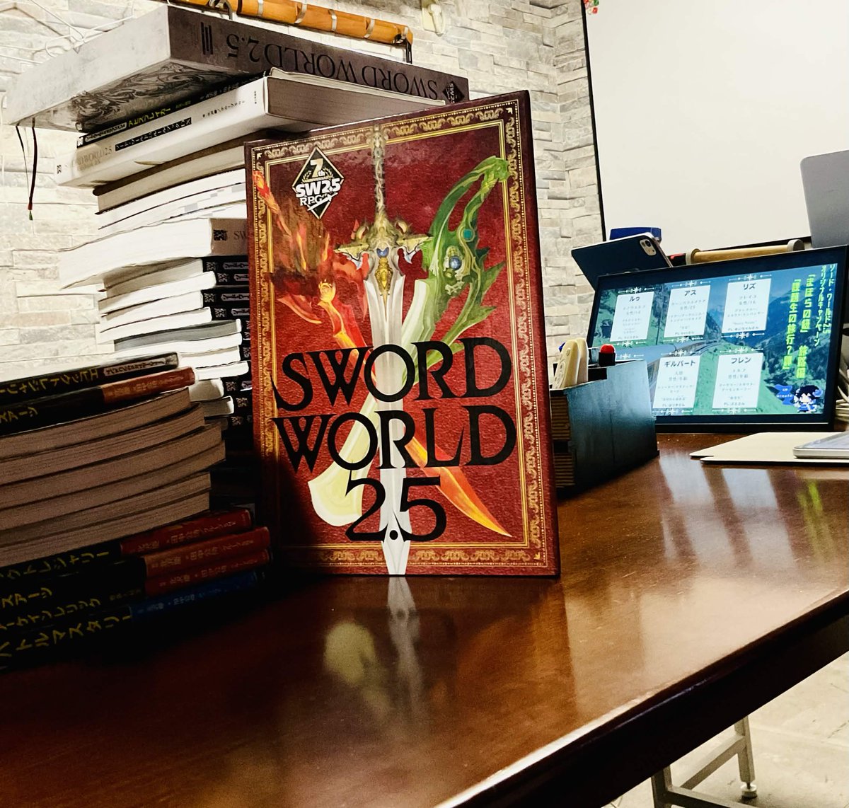 me11140's tweet photo. SW2.5『まほらの紐-第二部 旅路編』CP準備回  #モノドラコ

PC変え＆リビルド相談回！
全員がサプリをマシマシ持ち込んだので、この圧倒的な量の本はこの日しか見られないかも。ってわいわい撮影会しました😂

来月からはとうとう学園を飛び出して旅へ！たのしみ〜！ https://t.co/voUWMRiBzu