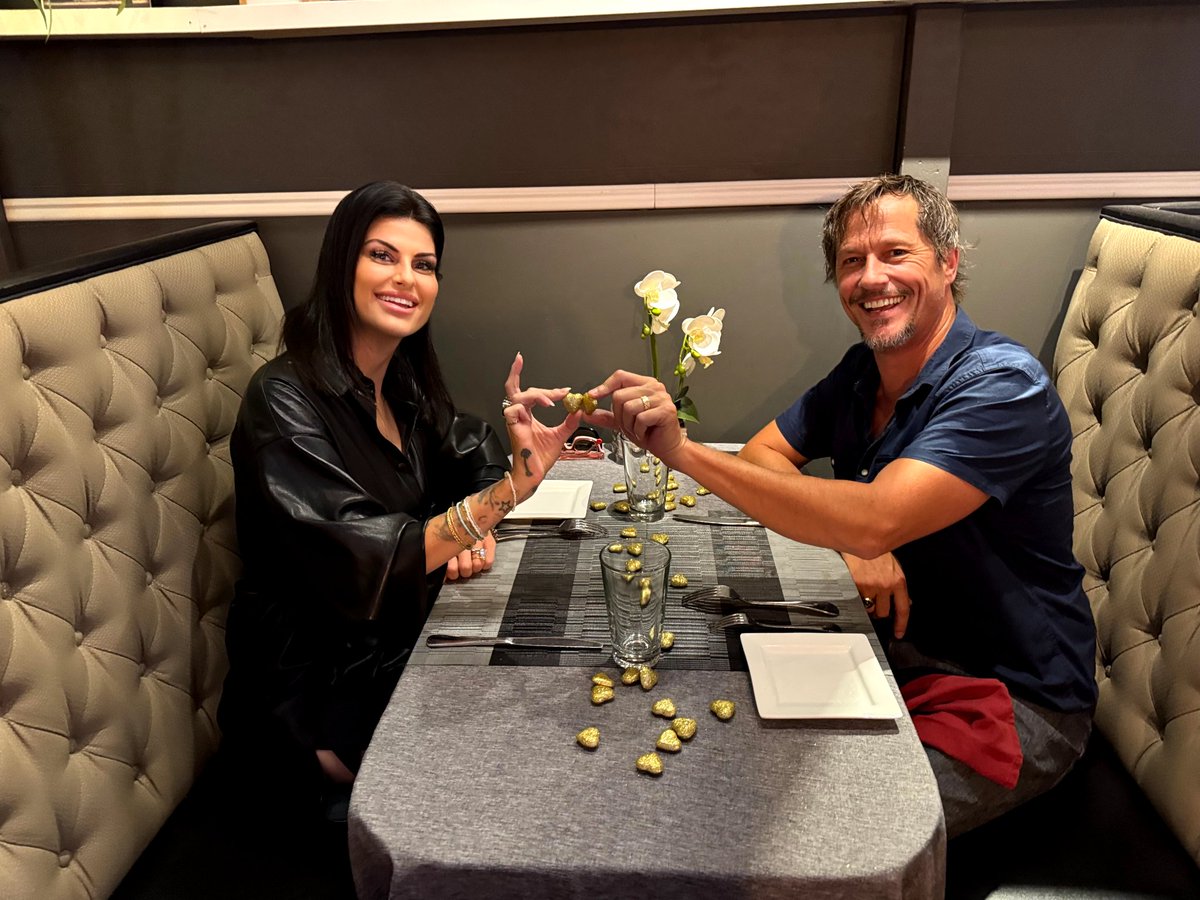 imcorinnemec's tweet photo. Happy 3rd anniversary to my darling @SabrinaNova1 โค๏ธ We are fortunate to be together. And what a lovely dinner at #ChezCollette in #BelleairBluffs ๐ https://t.co/ozNn1DpA5Z